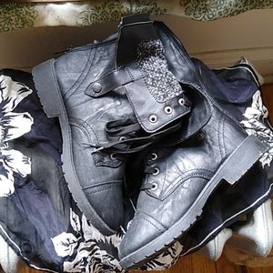 Black, manmade, cute combat boots
